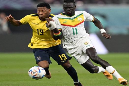 HT:Senegal take 1-0 lead before half-time Senegal 1-0 Ecuador