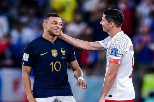 In a 3-1 victory against Poland, Mbappe and Giroud lead France into the quarterfinals.