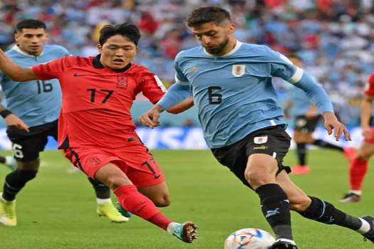 South Korea and Uruguay play to a thrilling 0-0 draw.