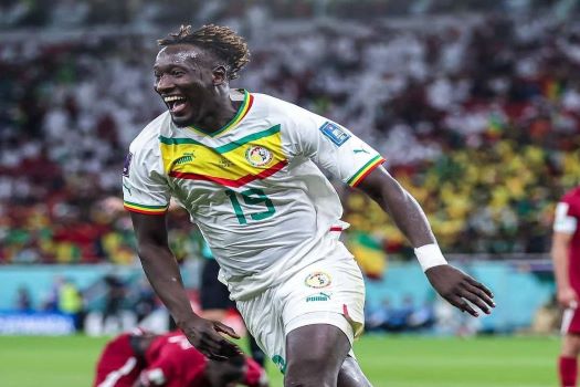 Bamba Dieng's third goal gave Senegal a two-goal lead over Qatar.